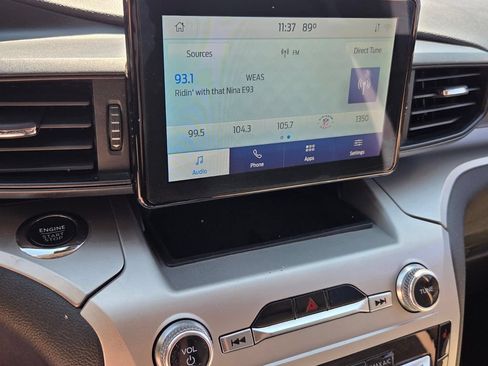 Used 2022 Ford Explorer XLT w/ Class IV Trailer Tow Package AWD/4WD image 21