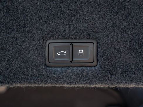 Used 2022 Lamborghini Urus image 42