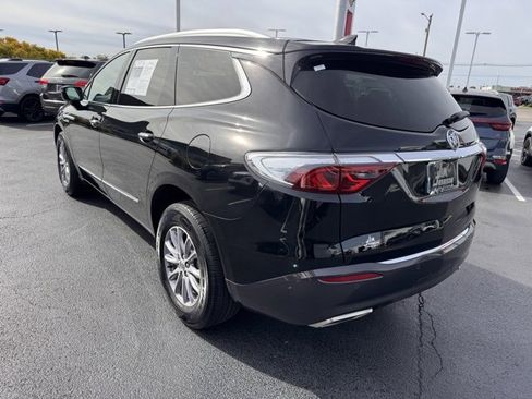 Used 2024 Buick Enclave Premium image 3