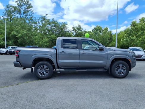 Certified 2025 Nissan Frontier SV AWD/4WD image 4