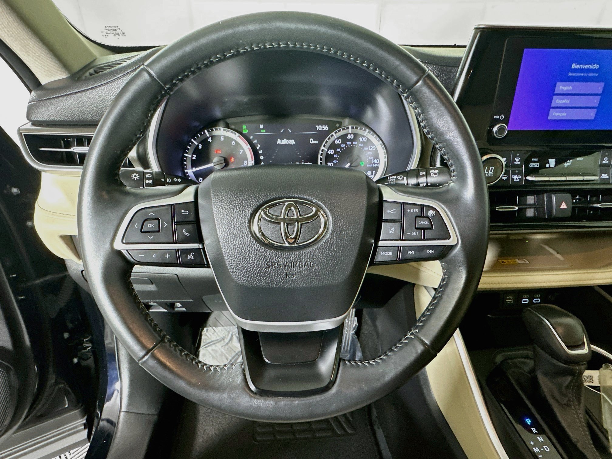 Used 2024 Toyota Highlander XLE FWD image 15