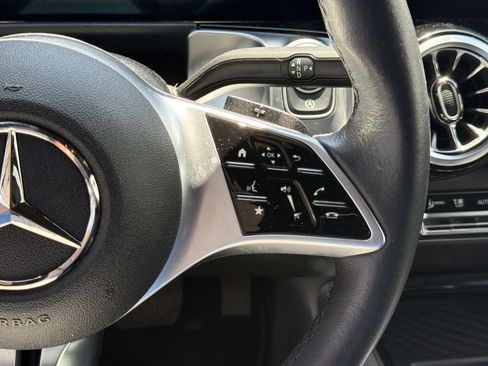 Used 2025 Mercedes-Benz GLB 250 image 23
