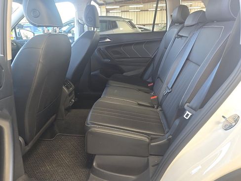 Used 2023 Volkswagen Tiguan SE AWD/4WD image 6