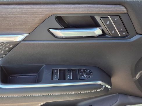 New 2026 GMC Acadia Denali w/ Super Cruise Package FWD image 16
