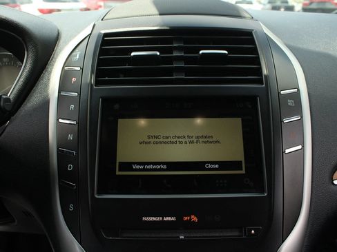 Used 2019 Lincoln MKC Reserve w/ MKC Climate Package AWD/4WD image 32