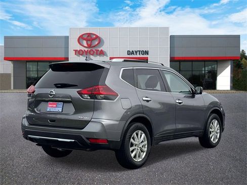 Used 2018 Nissan Rogue SV w/ Sun & Sound Touring Package image 5