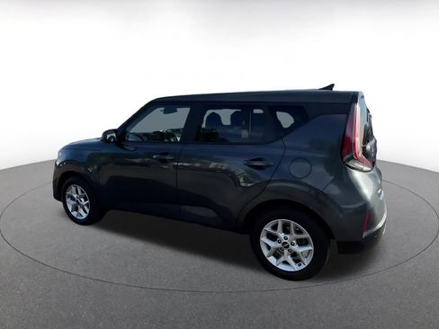 Used 2025 Kia Soul LX w/ LX Technology Package image 10