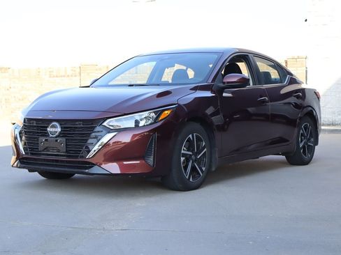 Used 2024 Nissan Sentra SV FWD image 2