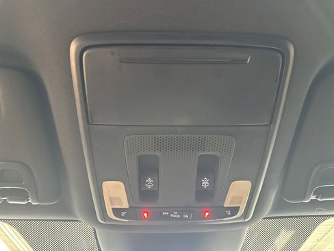 Used 2025 Honda Pilot Black Edition image 43