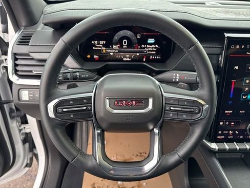 Used 2024 GMC Acadia Elevation image 12