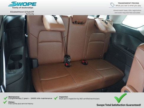 Used 2024 Nissan Pathfinder Platinum AWD/4WD image 11