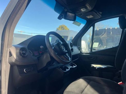 Used 2019 Mercedes-Benz Sprinter 170 image 12