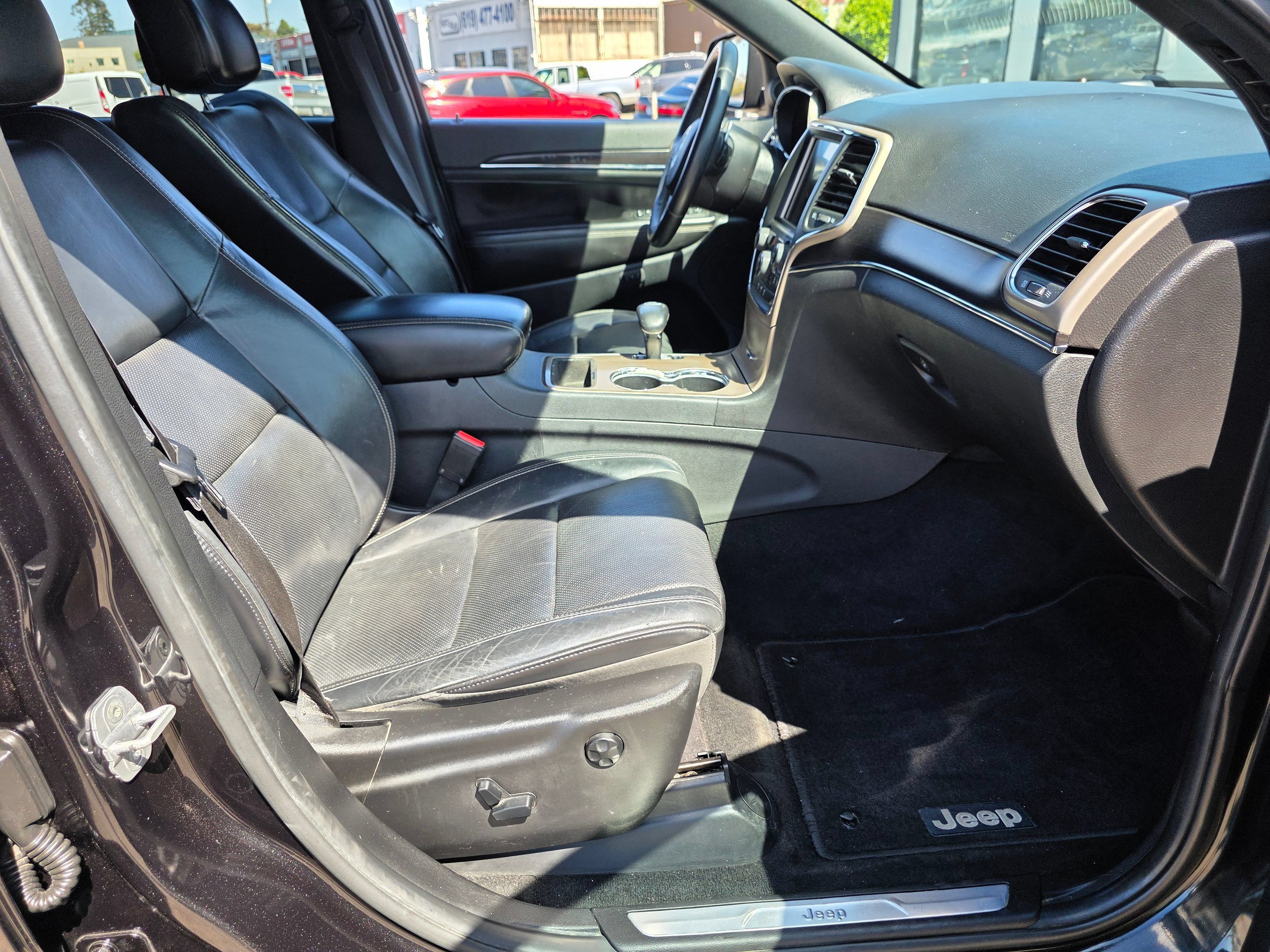 Used 2014 Jeep Grand Cherokee Limited w/ Luxury Group II RWD image 10