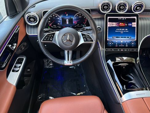 Used 2023 Mercedes-Benz GLC 300 4MATIC image 13