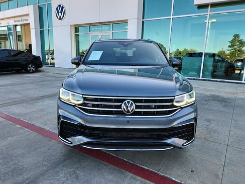Used 2023 Volkswagen Tiguan SEL R-Line AWD/4WD image 2