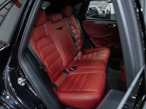 Used 2022 Porsche Macan GTS AWD/4WD image 31