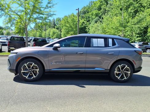 Certified 2025 Chevrolet Equinox EV LT FWD image 28