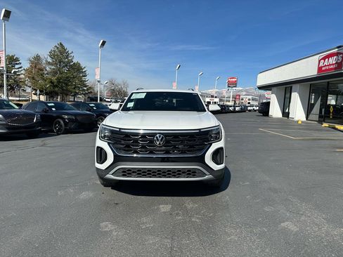 Used 2025 Volkswagen Atlas Cross Sport SEL image 15