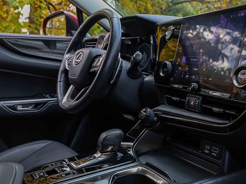 Used 2023 Lexus NX 350 AWD image 25