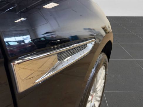 Used 2017 Jaguar F-PACE Premium image 45