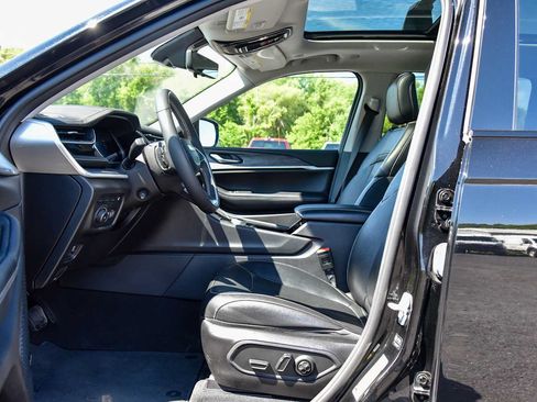Used 2022 Jeep Grand Cherokee Limited 4xe w/ Luxury Tech Group II AWD/4WD image 14