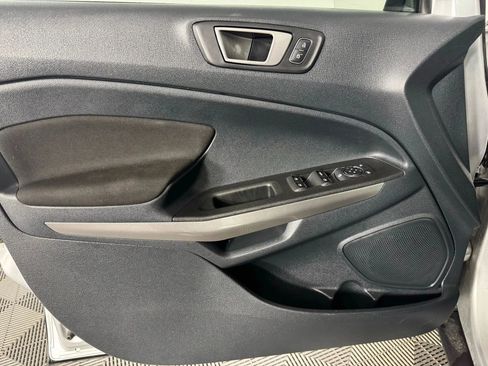 Used 2020 Ford EcoSport SE image 37