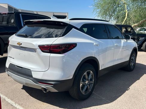 Used 2025 Chevrolet Blazer LT w/ Convenience Package AWD/4WD image 2