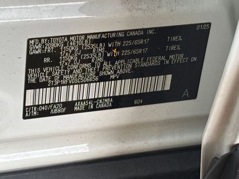 Used 2025 Toyota RAV4 XLE image 29