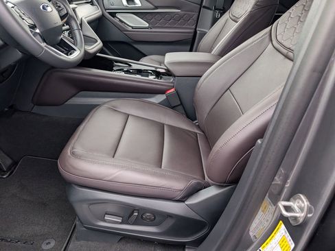 New 2026 Ford Explorer Platinum AWD/4WD image 10
