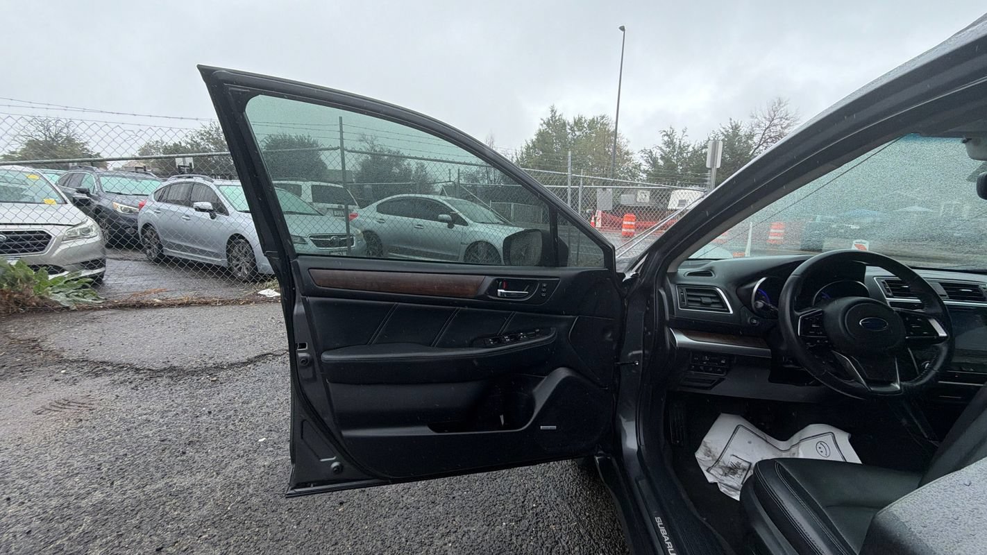 Used 2019 Subaru Outback 2.5i Limited AWD/4WD image 10