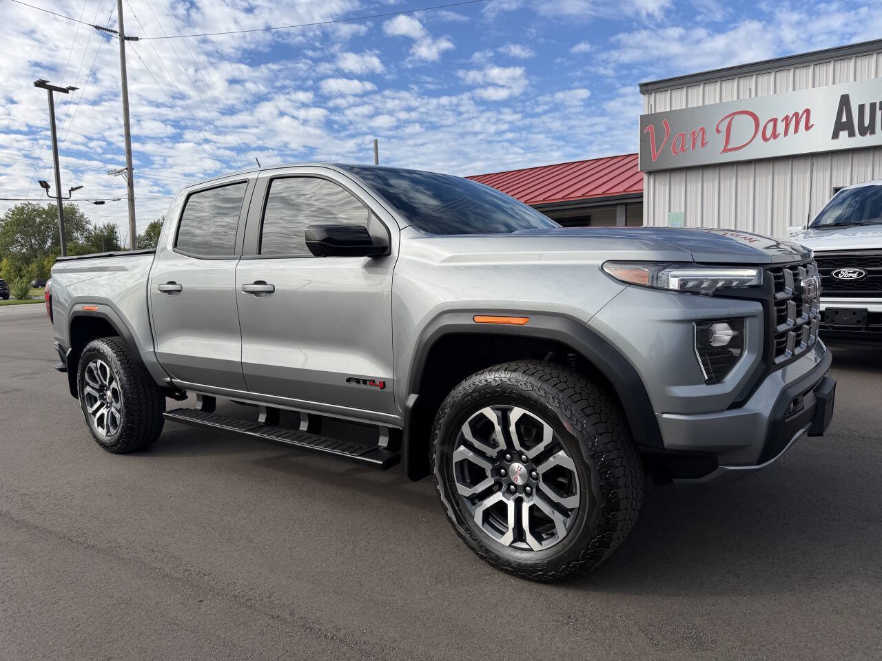 Used 2024 GMC Canyon AT4 w/ AT4 Premium Package AWD/4WD image 2