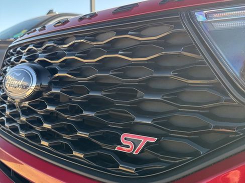 Certified 2020 Ford Explorer ST w/ ST Street Pack image 7