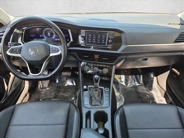 Used 2024 Volkswagen Jetta SE FWD image 17