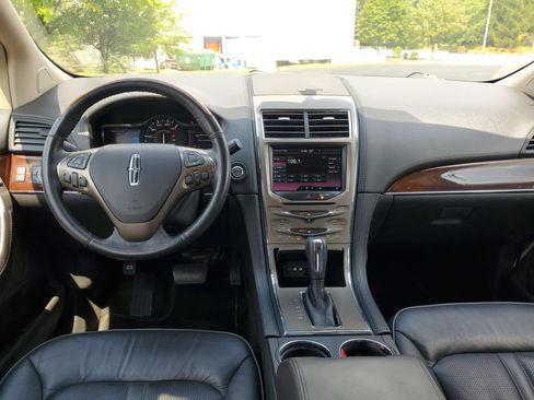 Used 2014 Lincoln MKX AWD w/ Equipment Group 102A image 24
