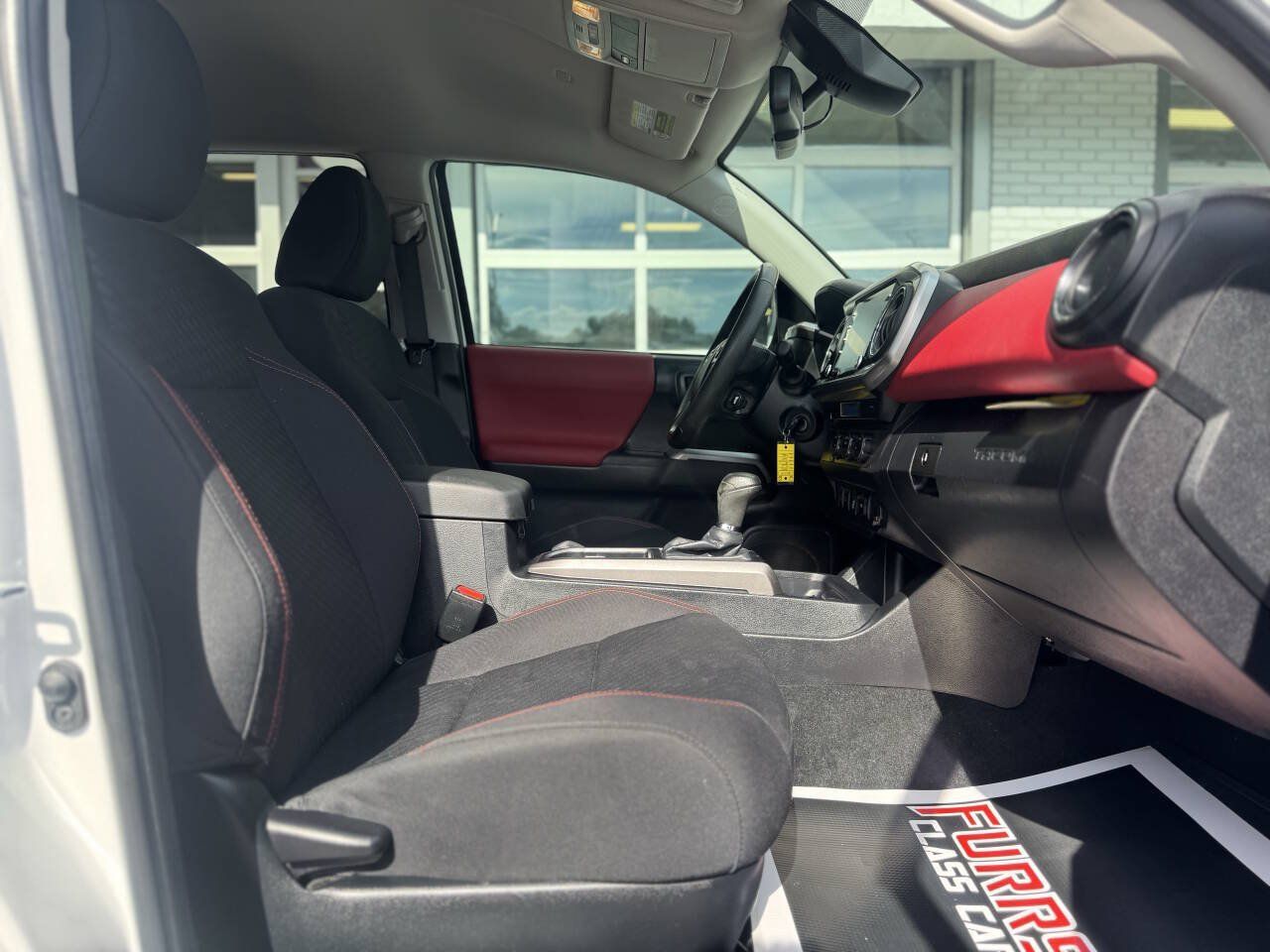 Used 2022 Toyota Tacoma SR5 w/ Technology Package RWD image 34