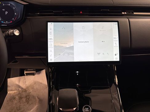 Used 2024 Land Rover Range Rover Sport Dynamic SE image 16