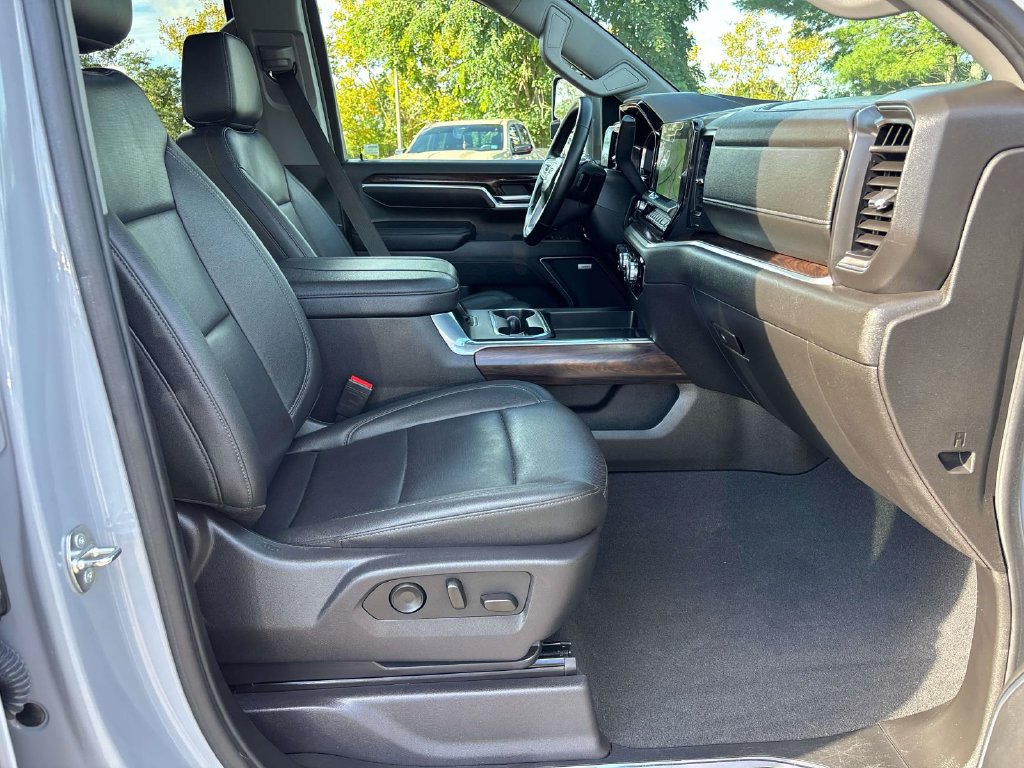 Used 2024 GMC Sierra 2500 SLT w/ SLT Premium Package AWD/4WD image 22