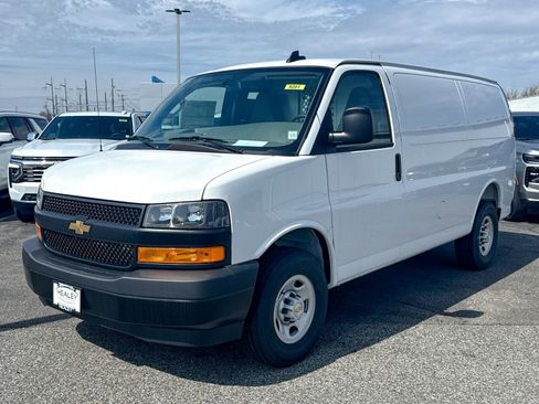 New 2025 Chevrolet Express 3500 w/ Driver Convenience Package RWD image 6