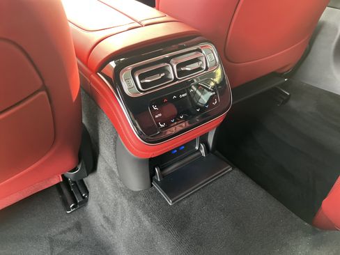 New 2026 Mercedes-Benz S 580 4MATIC Sedan image 24