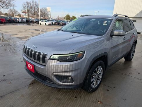 Used 2019 Jeep Cherokee Latitude Plus w/ Comfort/Convenience Group image 37