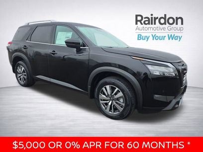 New 2025 Nissan Pathfinder SL w/ Black Appearance Package