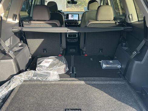 New 2026 Volkswagen Atlas SEL image 6