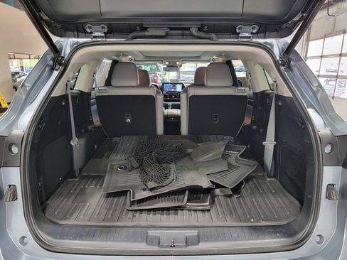 Used 2021 Toyota Highlander Platinum AWD/4WD image 36