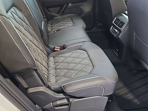New 2026 Volkswagen Atlas SEL Premium R-Line AWD/4WD image 17