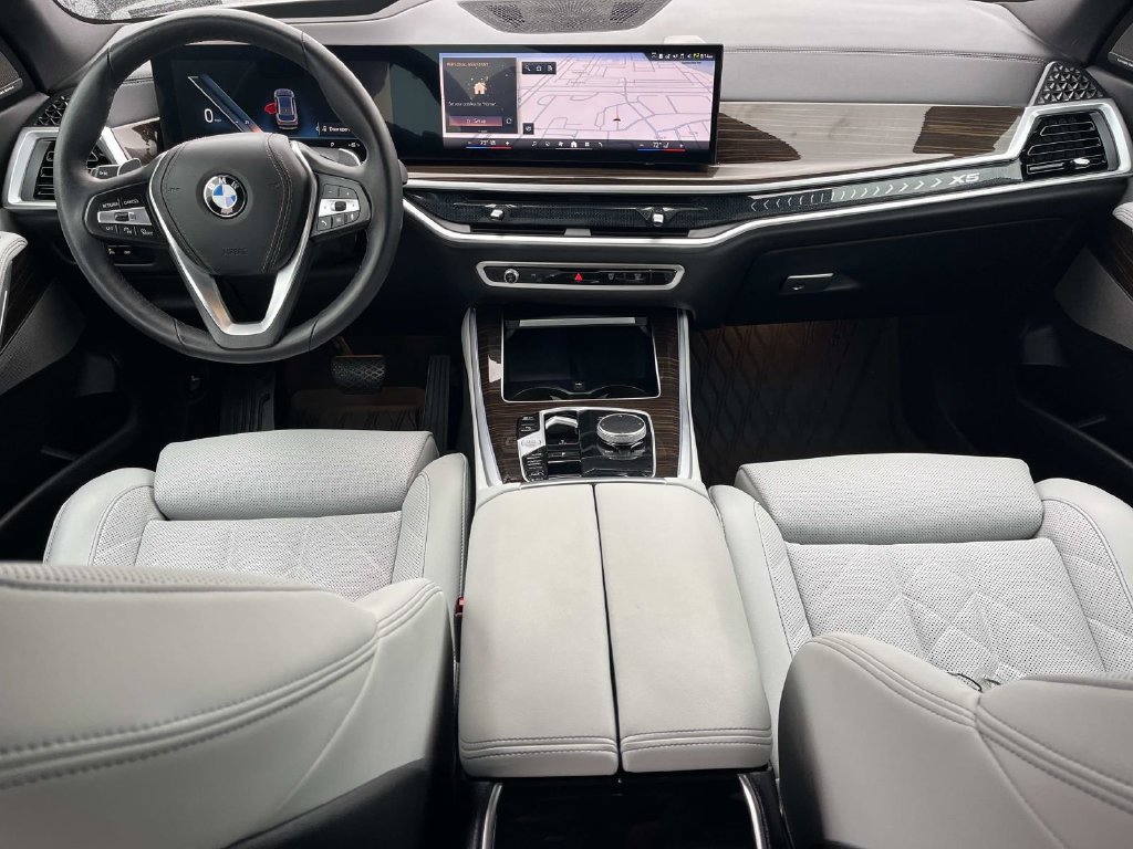 Used 2024 BMW X5 xDrive40i w/ Premium Package AWD/4WD image 12