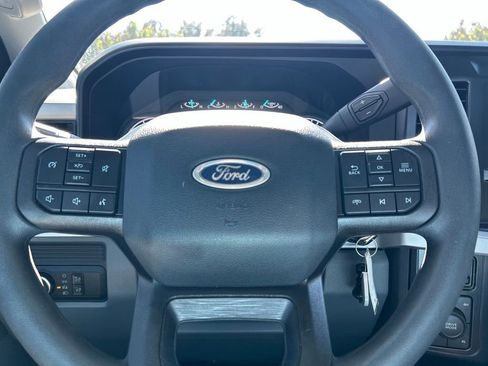 Used 2025 Ford F250 XL AWD/4WD image 15