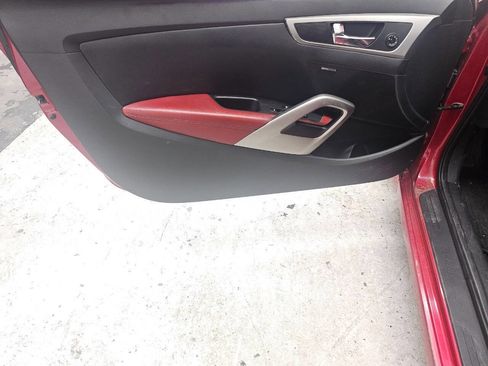 Used 2012 Hyundai Veloster w/ Tech Pkg image 10