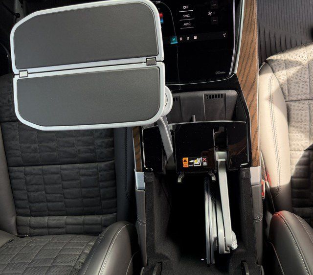 Used 2026 Cadillac Escalade Platinum Sport AWD/4WD image 55