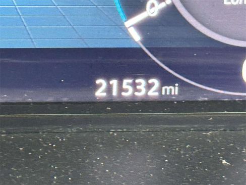 Used 2024 Volkswagen Atlas SE image 2