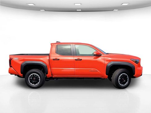 Used 2024 Toyota Tacoma TRD Off-Road w/ TRD Off Road Upgrade Package AWD/4WD image 5
